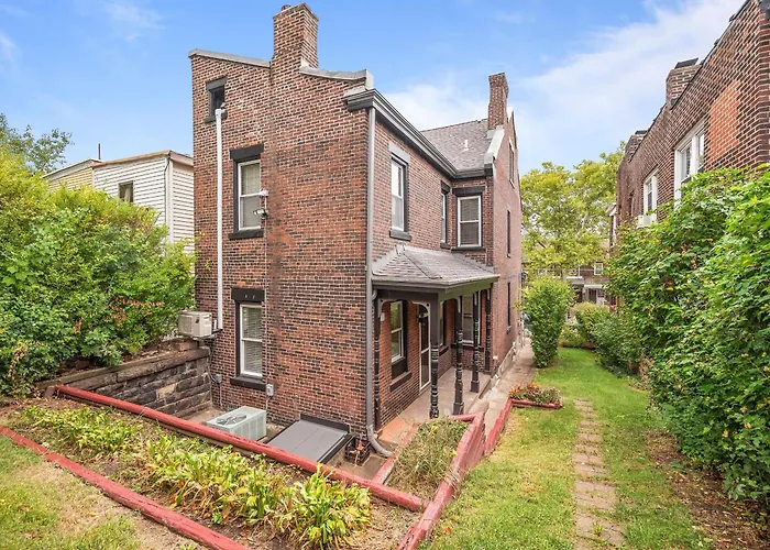 Oakland, !d Modern And Stylish Private Bedroom With Shared Bathroom Pittsburgh