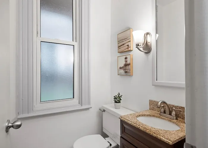 Oakland, !d Modern And Stylish Private Bedroom With Shared Bathroom *